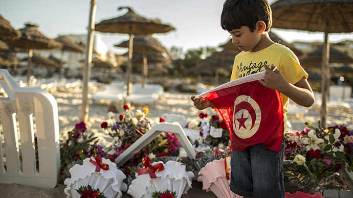 Gunman kills 39 at Tunisian beachside hotel, Islamic State claims attack