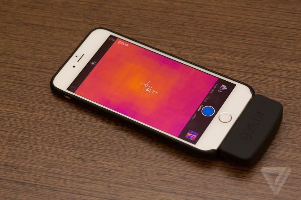 FLIR's thermal camera is out for iOS, Android to follow