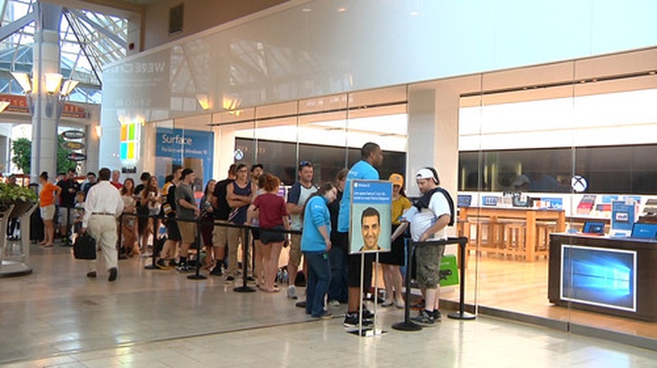 About 30 people waited for the opening of the Microsoft store in Boston