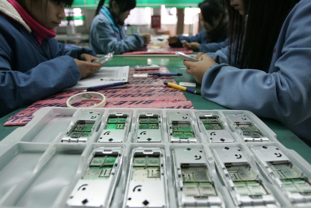 Apple fake factory 'caught in China' - BBC News - BBC.com