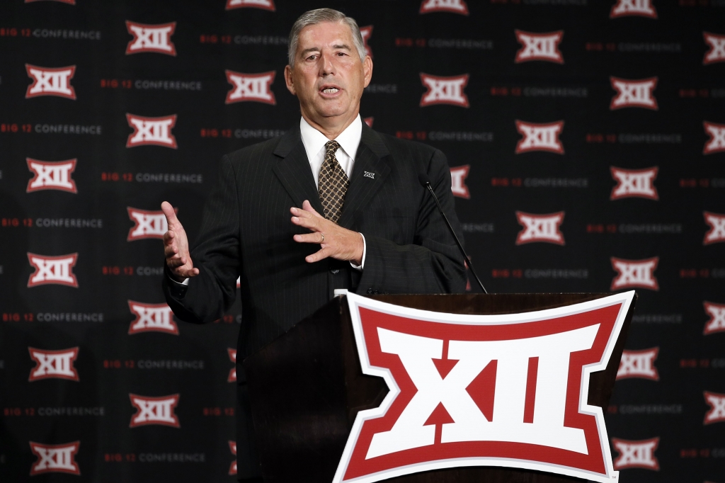 Bowlsby doesn't believe Big 12 disadvantaged with 10 teams