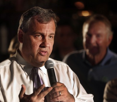 Christie presidential bid gets 'Trumped' in New Hampshire