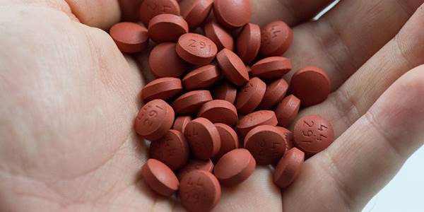 Antidepressant, Painkiller Combo May Raise Risk of Brain Bleed – WebMD