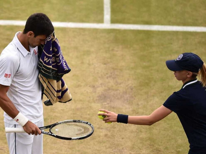 Novak Djokovic ballgirl