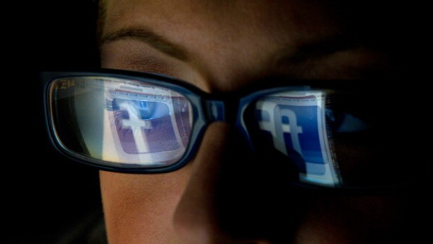 135199855 facebook logo reflected in glasses