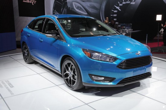 2015-Ford-Focus-02