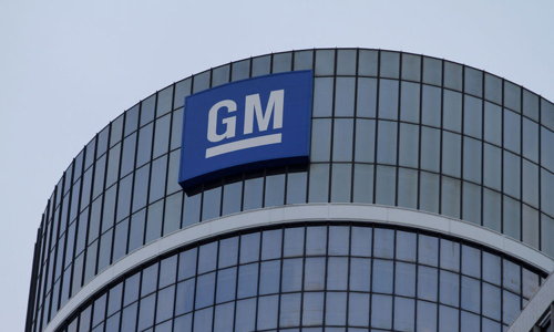 General Motors is recalling nearly 780,000 crossover SUVs mainly in North America because the rear power lift gates can suddenly fall and hit people