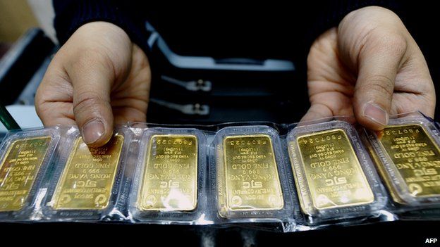 Gold at five-year low as US dollar strengthens | afr.com