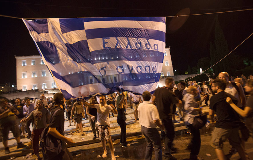 Protesters riot amid Greece bailout debate