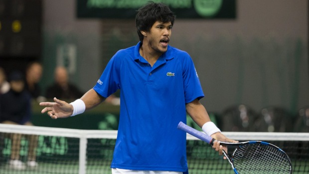 Somdev Devvarman argues with the umpire during his straight sets win over New Zealand's Marcus Daniell