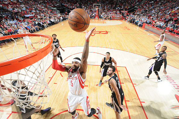 Josh Smith #5 of the Houston Rockets shoots the ball against the Sacramento Kings