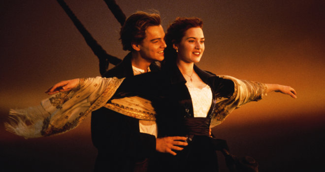 Kate Winslet Hilariously Recreates Her Famous 'Titanic' Scene on the Side of a