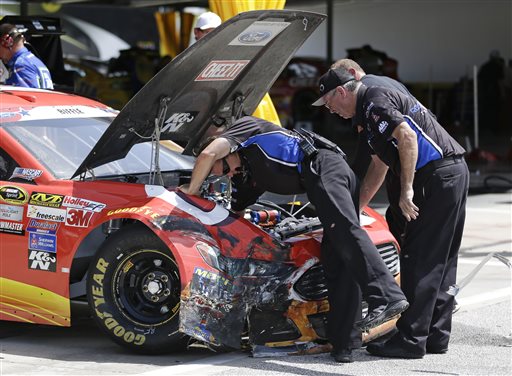 Kyle Busch involved in multicar crash in Daytona return