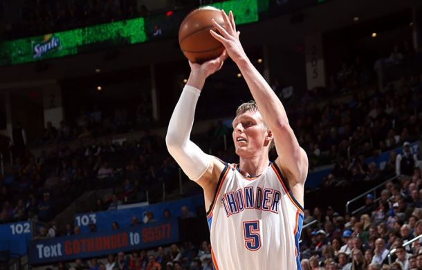 Oklahoma City Thunder Re Sign Kyle Singler To Five Year Deal