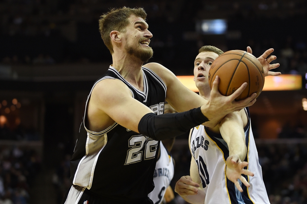 In a move to free up cap space for a run at free-agent La Marcus Aldridge the San Antonio Spurs have traded veteran center Tiago Splitter to the Atlanta Hawks