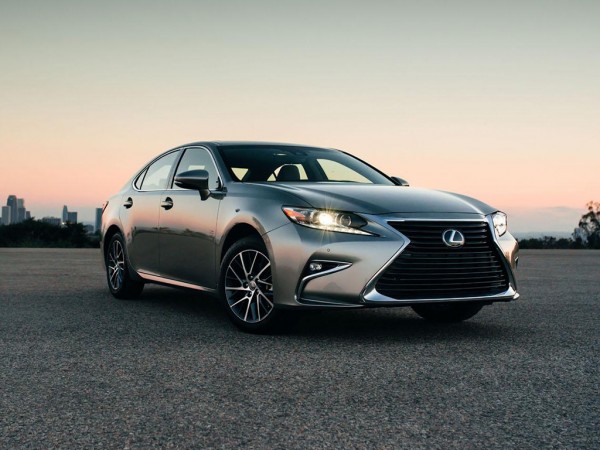 2016 Lexus ES 350 front