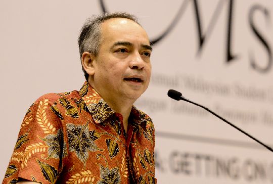 CIMB chairman Datuk Seri Nazir Razak continues to speak out against the lack of accountability by national leaders in his latest post via social media. – The Malaysian Insider pic