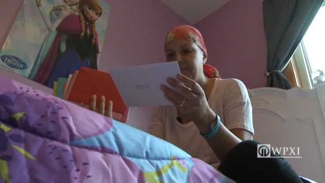 Mom with Stage 4 metastatic breast cancer writes cards for daughter, 5, to