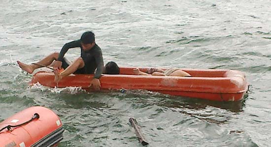 UPDATE 1-Death toll from capsized Philippine ferry rises to 41, divers halt 