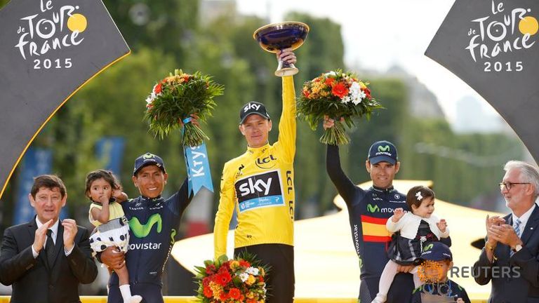 Paris police open fire on car at Tour de France barricades | FOX Sports