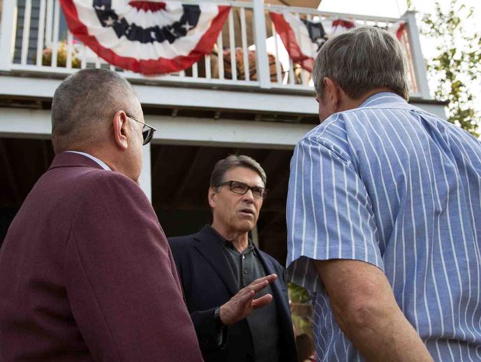 Rick Perry in Derry New Hampshire on Friday night. | David Hume Kennerly