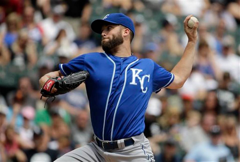 Kansas City Royals starter Danny Duffy throws against the Chicago White Sox during the first inning of a baseball game Sunday