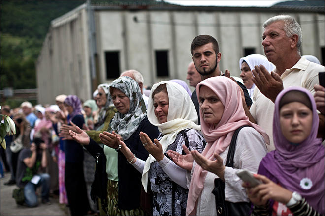 Bosnians prepare to mark 20 years of Srebrenica massacre