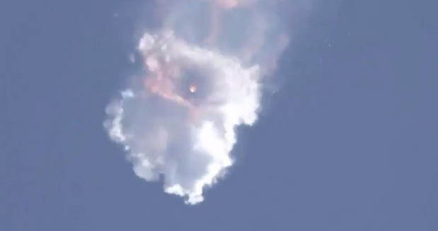 SpaceX CRS-7 launch fails