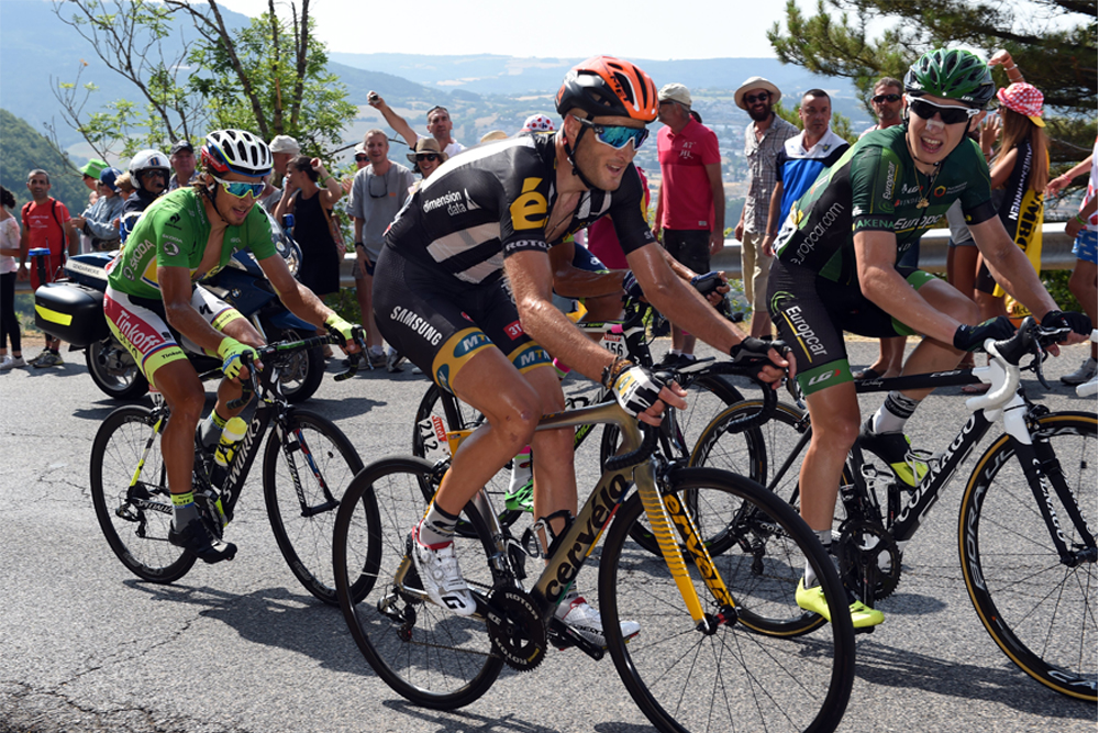 Steve Cummings on the final climb of stage 14