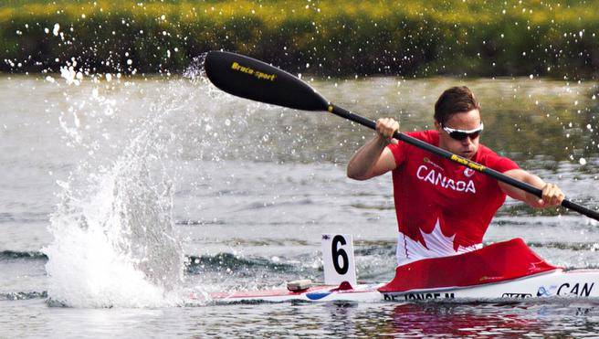 Canada’s Mark de Jonge paddles his way to a victory in his heat and a spot in the finals in the men’s single kayak 200m sprint at the Toronto 2015 Pan Am Games in Welland Ont. Sunday. He won the gold medal Tuesday morning