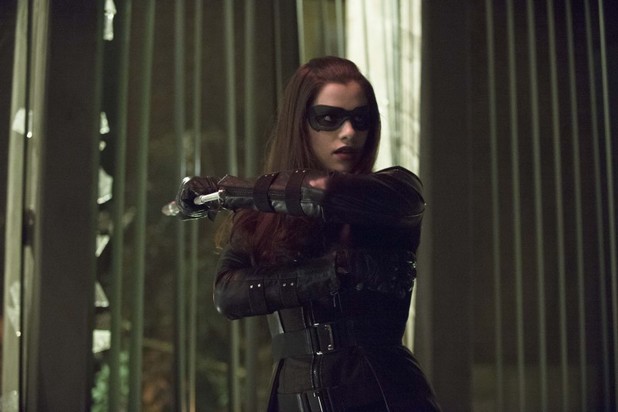 Jessica De Gouw as Huntress in 'Arrow&#39 S02E17 'Birds of Prey