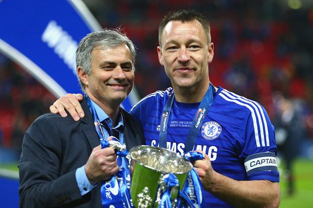 Jose Mourinho and John Terry pose with the Capital One Cup trophy