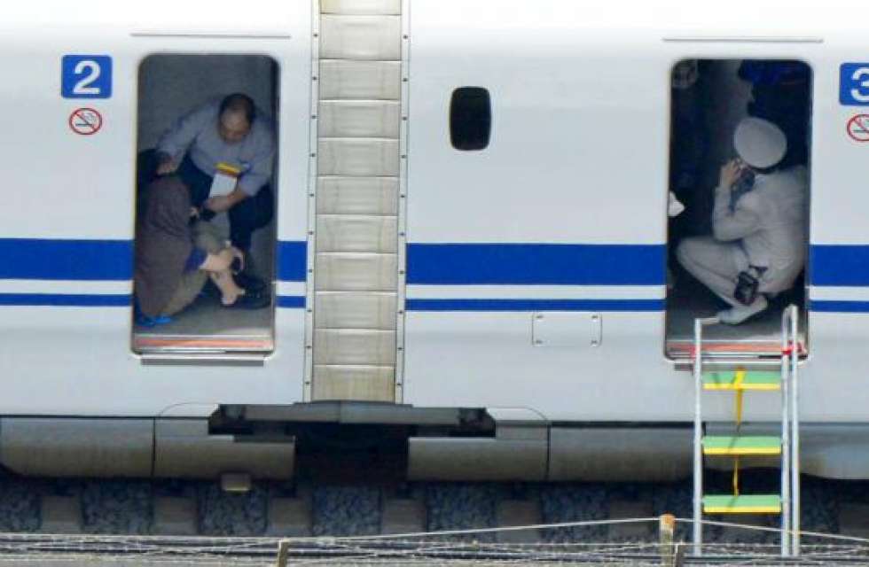 Man sets himself alight on Japan bullet train second passenger dies