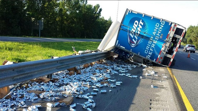 A semi truck crashed on I-75 in Hernando County Florida spilling beers cans on the roadway