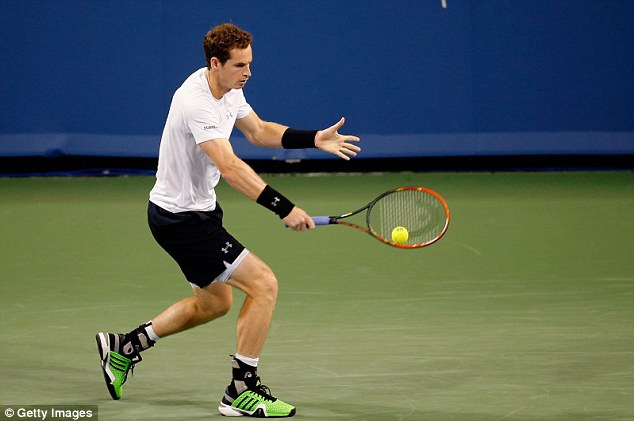 Andy Murray beat soon-to-retire hardcourt specialist Mardy Fish to reach the Cincinnati Masters third round