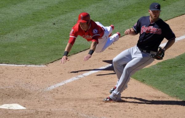 Los Angeles Angels Taylor Featherston left scores