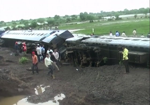 At least 24 killed, 300 survive after trains derail in India