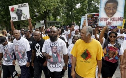 At least one hurt as shots fired during clashes in Ferguson