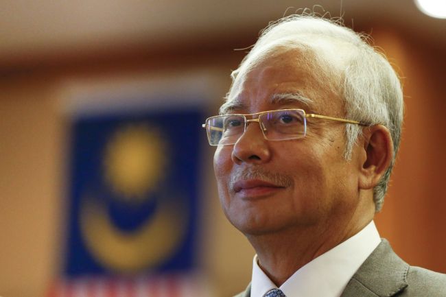 Malaysian PM Axes Deputy, Attorney General Amid Fund Scandal - ABC News