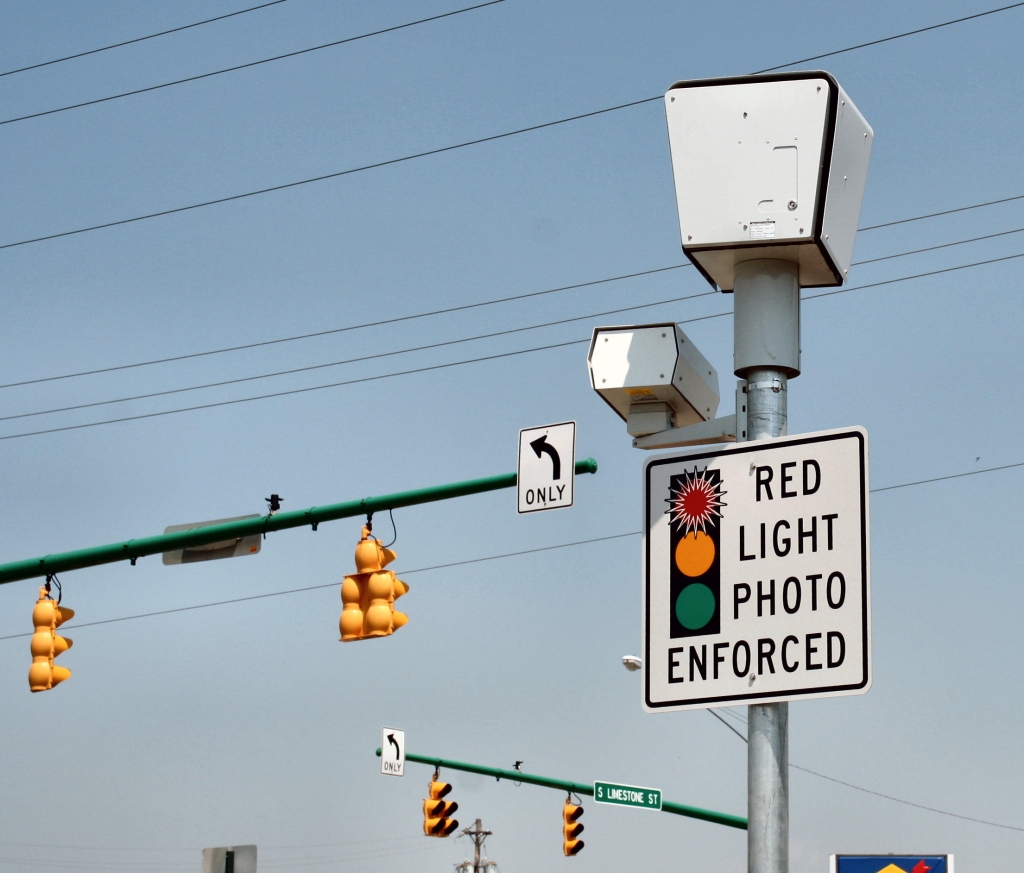 Ex-red light camera CEO pleads guilty to bribery in Chicago