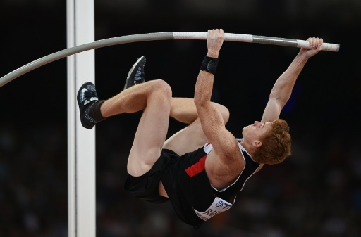 Canada s Barber wins men s world pole vault gold