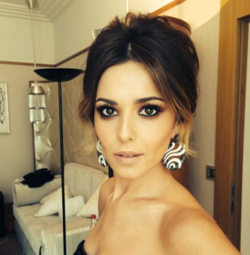 Cheryl Fernandez-Versini seems to be smokin' hot for fragrance launch as she