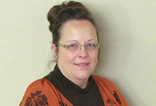 Clerk Kim Davis must issue licenses despite her beliefs, judge rules