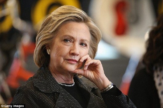 Clinton aides ordered by judge to turn over all records information on use of email server