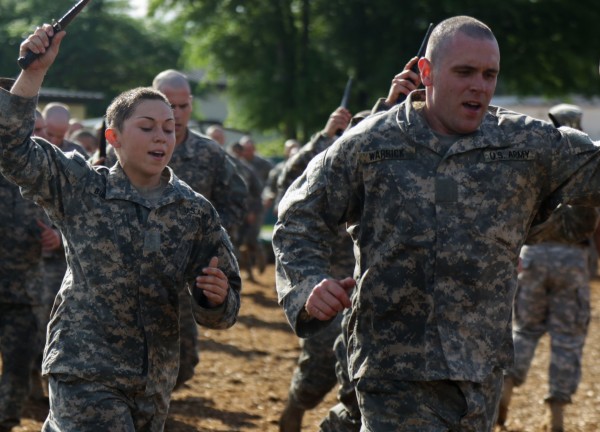 Apache pilot among 1st Army women to graduate Ranger School