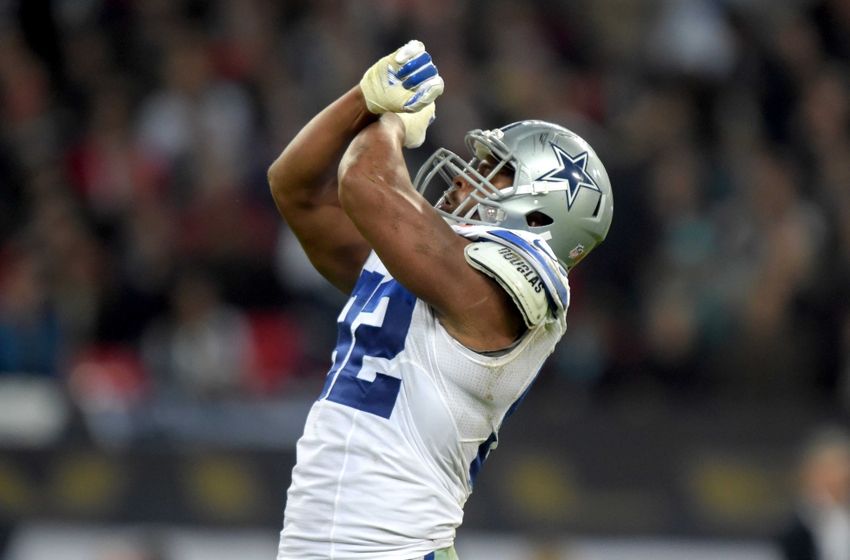 Dallas Cowboys Jeremy Mincey caves holdout arrives in Oxnard