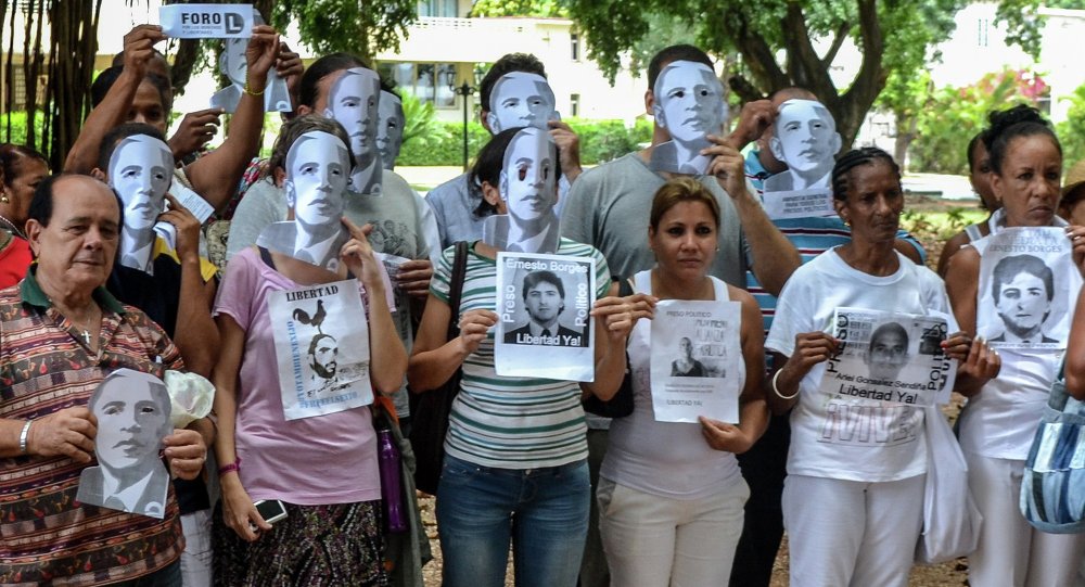 Cuban Dissidents Not Invited to US Embassy Opening in Havana     
    AFP 2015 Francisco JARA