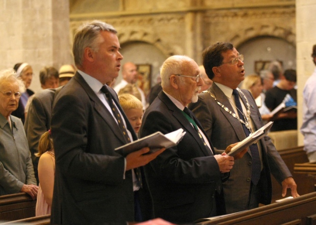 DM156869a East Worthing and Shoreham MP Tim Loughton at the service at St Mary de Haura Church in Shoreham