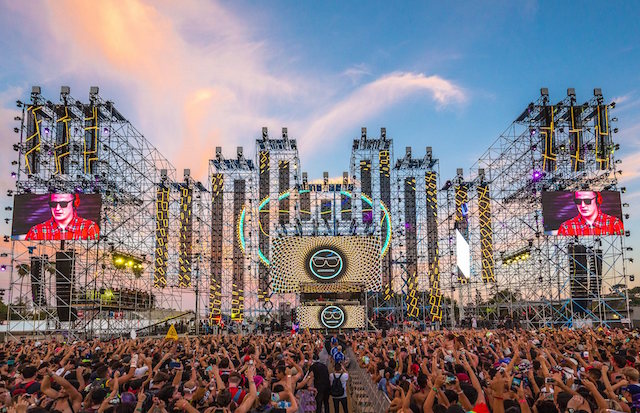 Day 1 of the HARD Summer music festival in Pomona 
Two women have died at the HARD Summer music festival of suspected overdoses