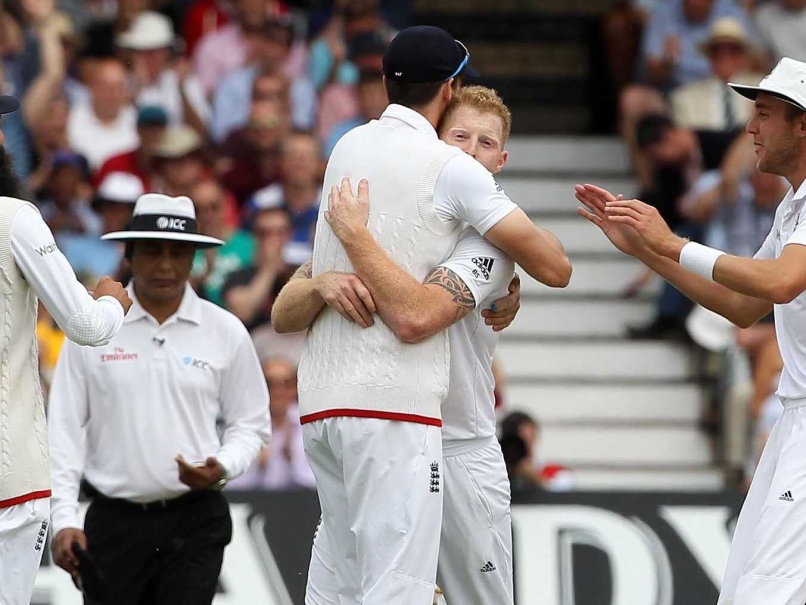 England celebrate vs Australia at Trent Bridge